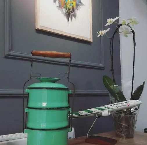 Hostel Sefertasi 04 *