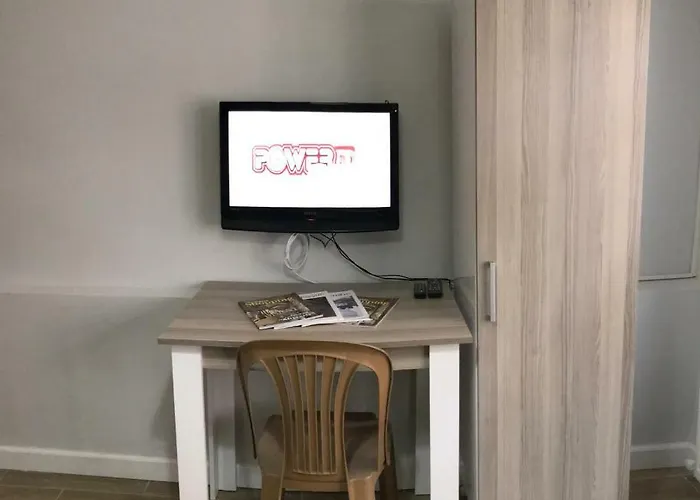 Hostel Sefertasi 04 *